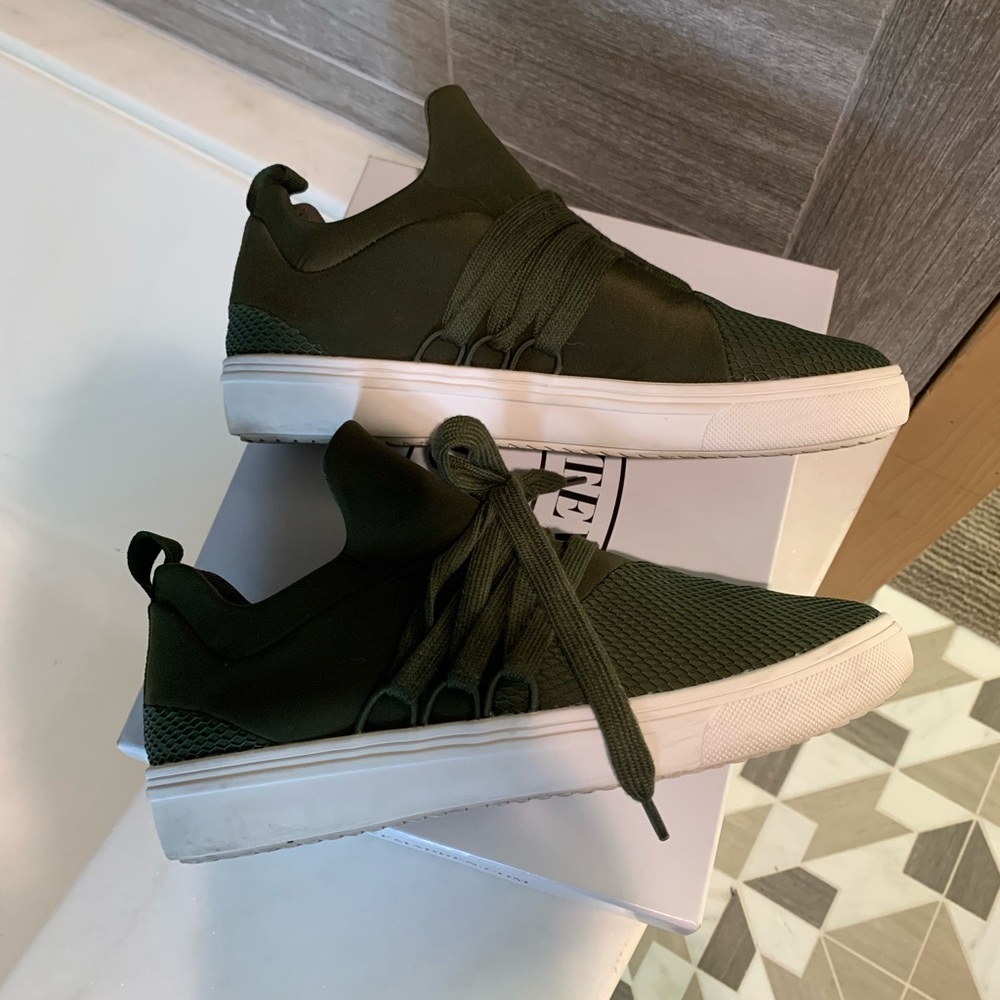 Steve Madden Lancer Olive Green